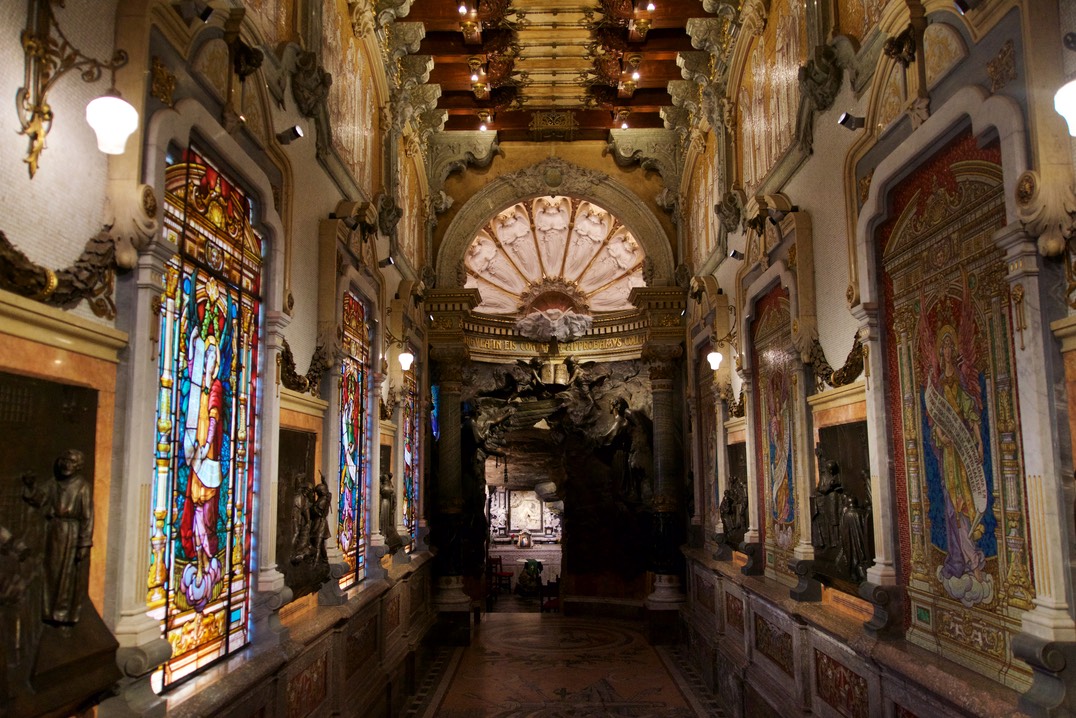 180616 29 Manresa Cathedral with The Holy Cave of Saint Ignatius