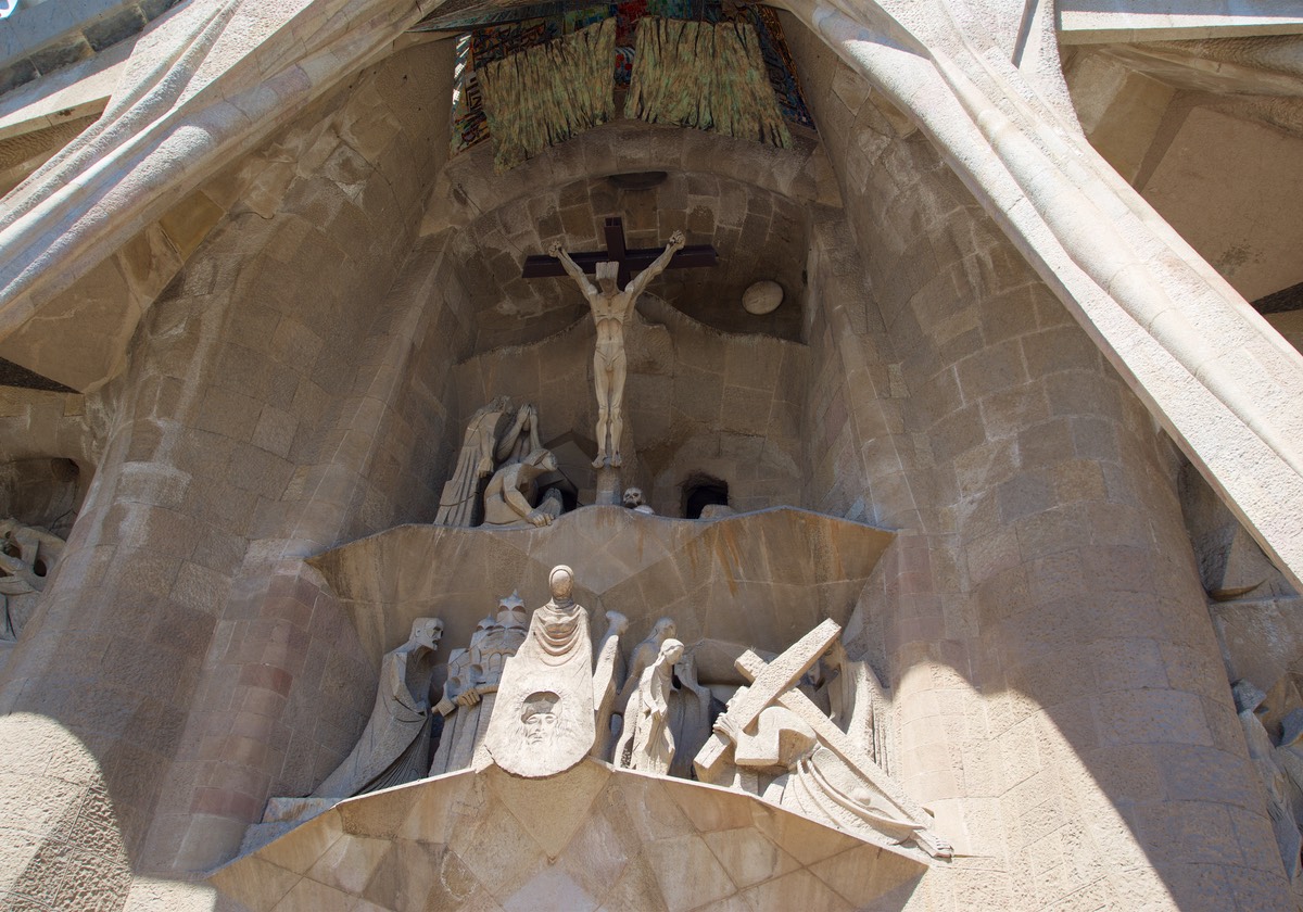 180618 Sagrada Familia outside Passion Tower