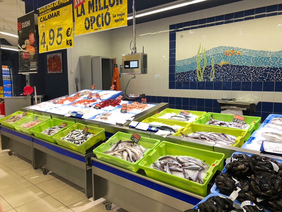 180707 Mercadona Local supermarket with fresh produce
