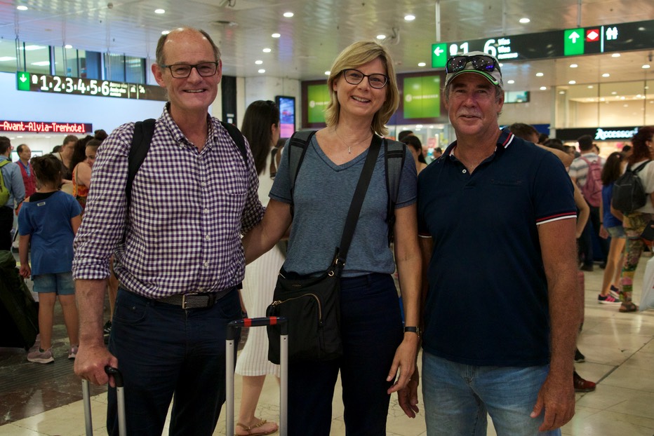 180710 2 Barcelona Train Station Barbara and David Berks arriving