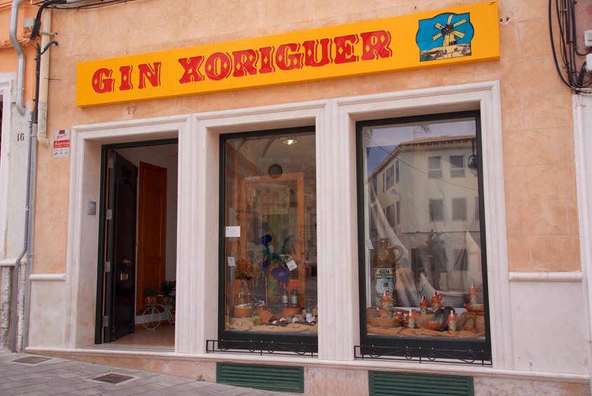 190715 5 Mahon home of Xoriguer Gin