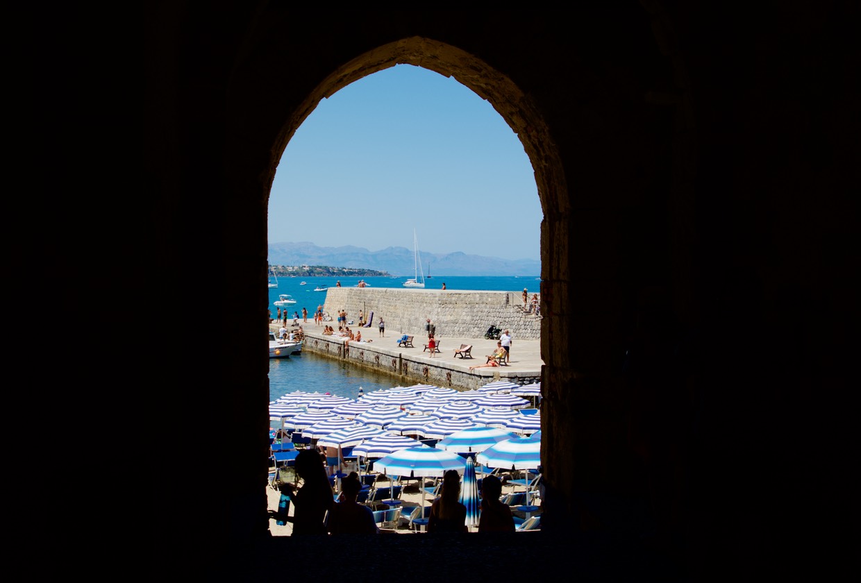 190801 Katherine seen through the Pescara Gate the only gate remaining of four from 1570