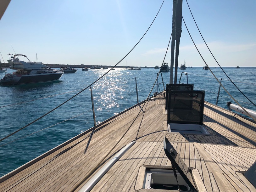 190813 2 On anchor and lots of boats front and back