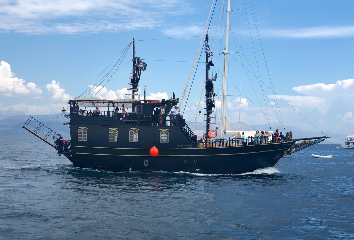 190815 Pirate Boat blasting Land Down of all songs