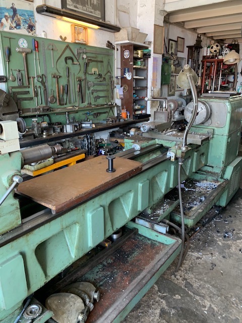 190816 12a Andrew found the perfect workshop to get a job done Corfu