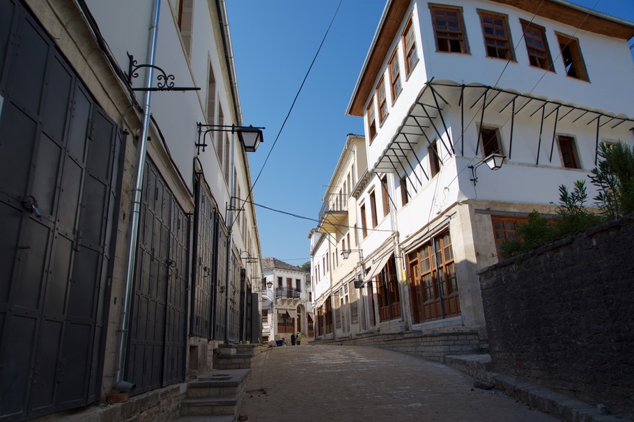 190823 7 Walking Gjirokaster