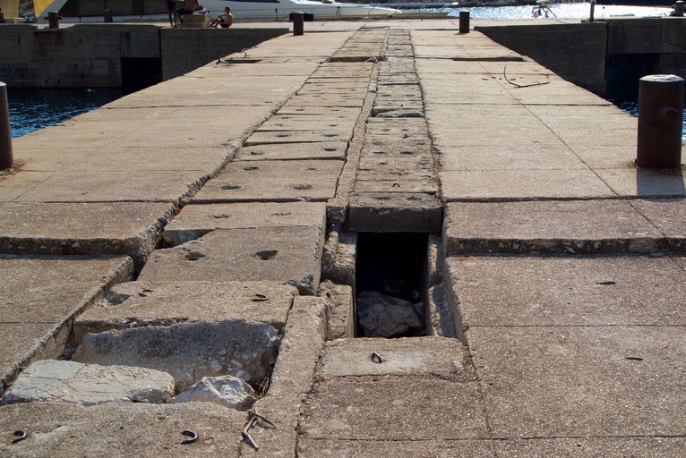 190828 37 The dock to the boat a OH&S nightmare Porto Palermo Albania
