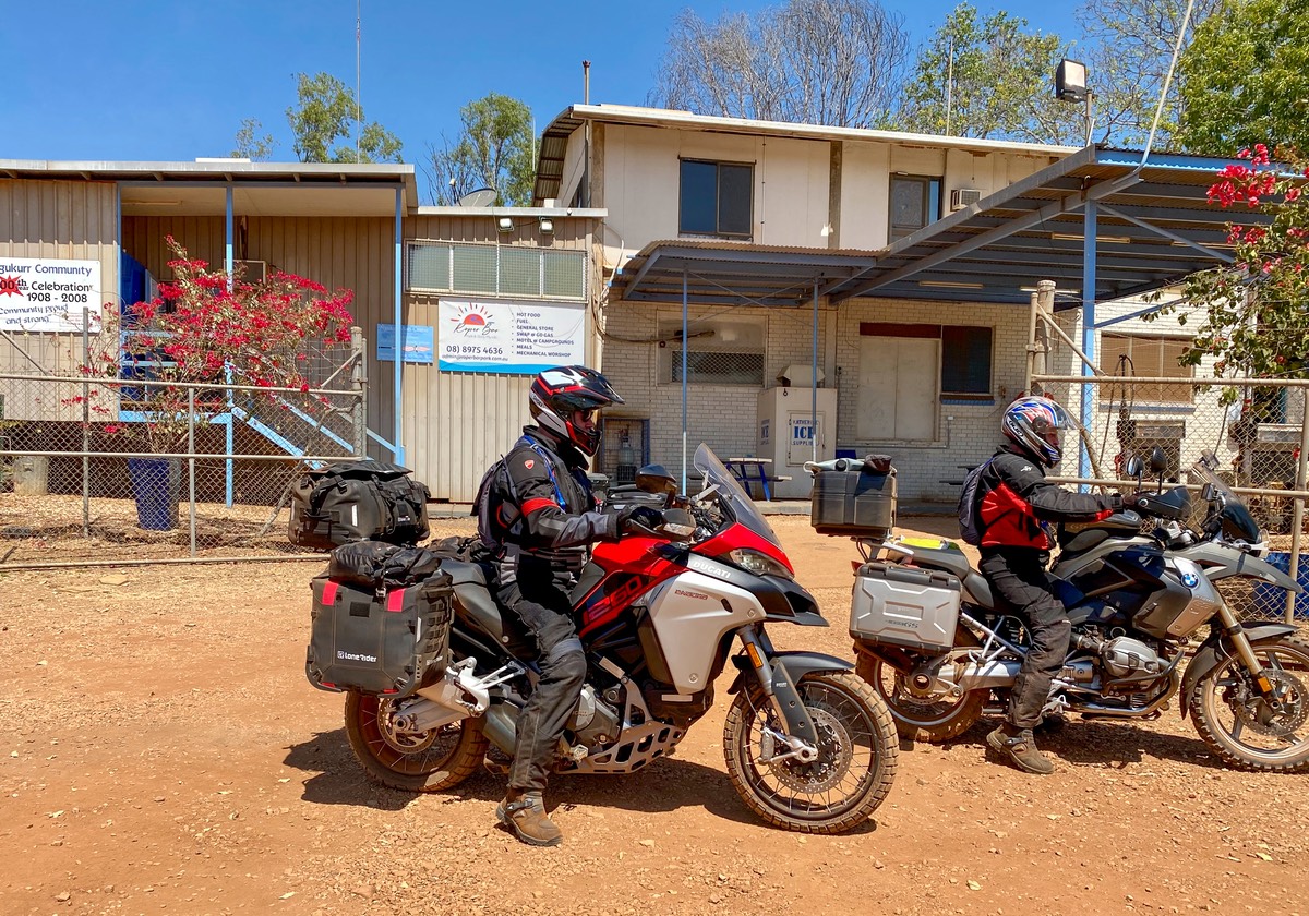 200815 Morning stop Roper Bar Store