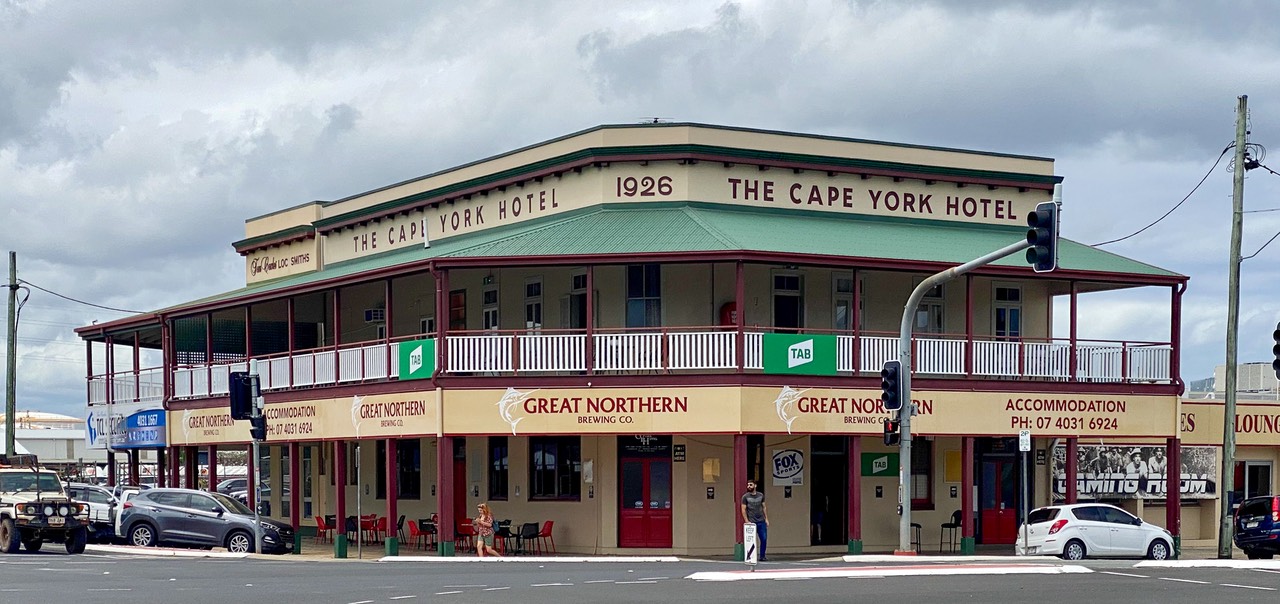 201006 Day 28 Cairns to Townsville-01 Cairns Pub